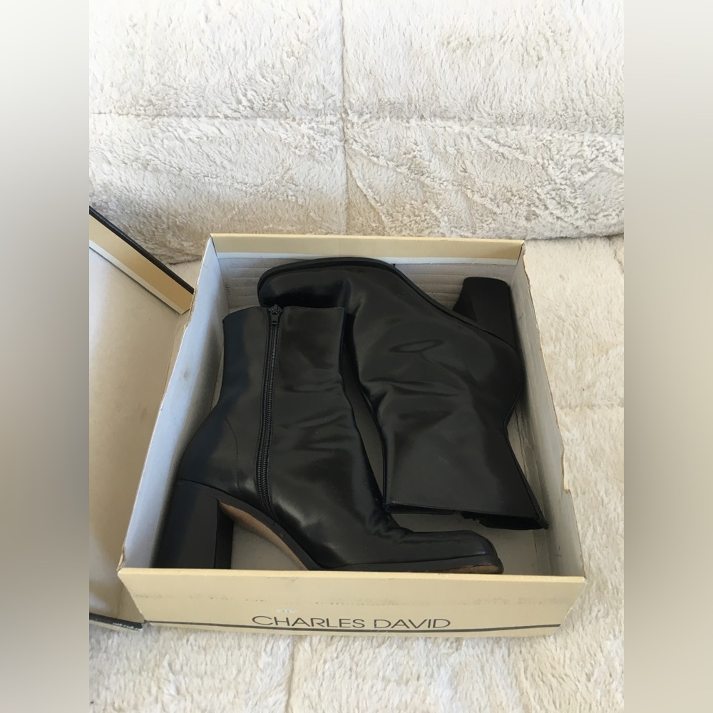 Charles David vintage NYC zip ankle boots
